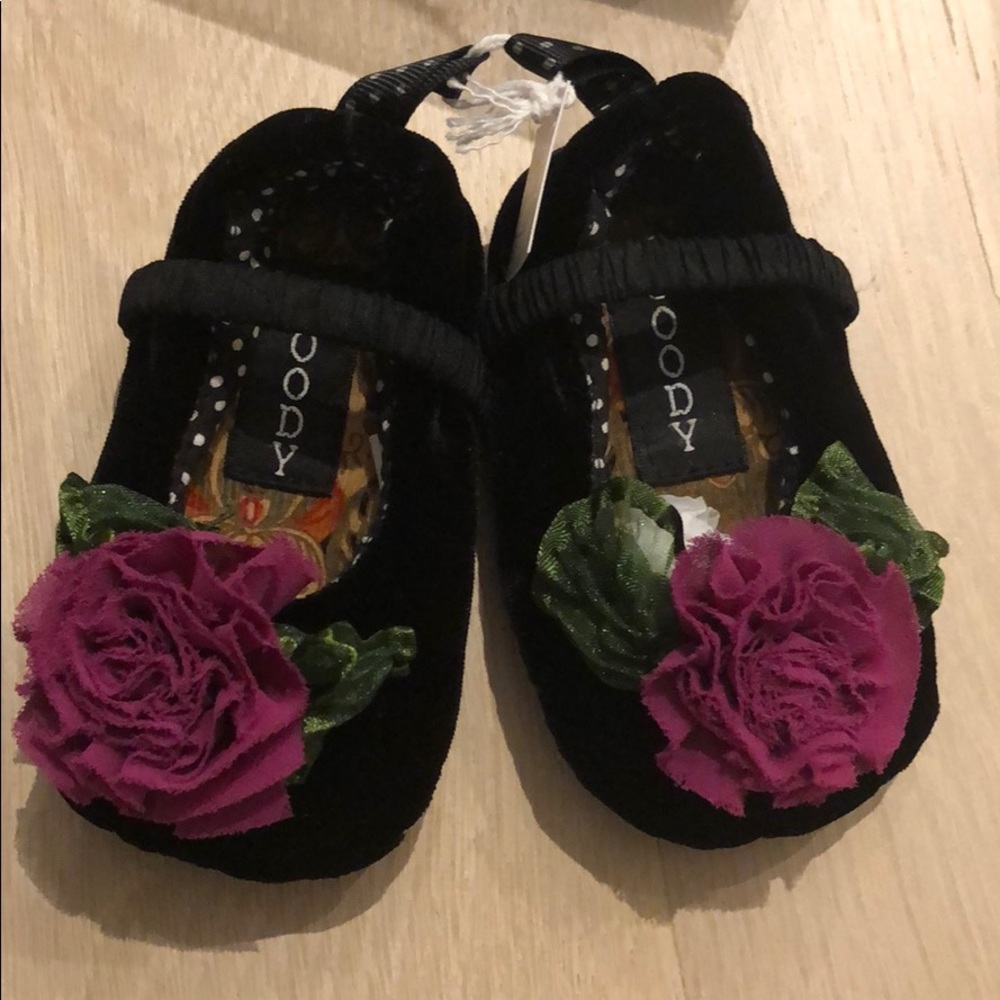 SOLD Brand new baby shoes black velvet